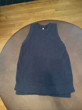 Margaret O’Leary hi low knit tunic medium navy vest
